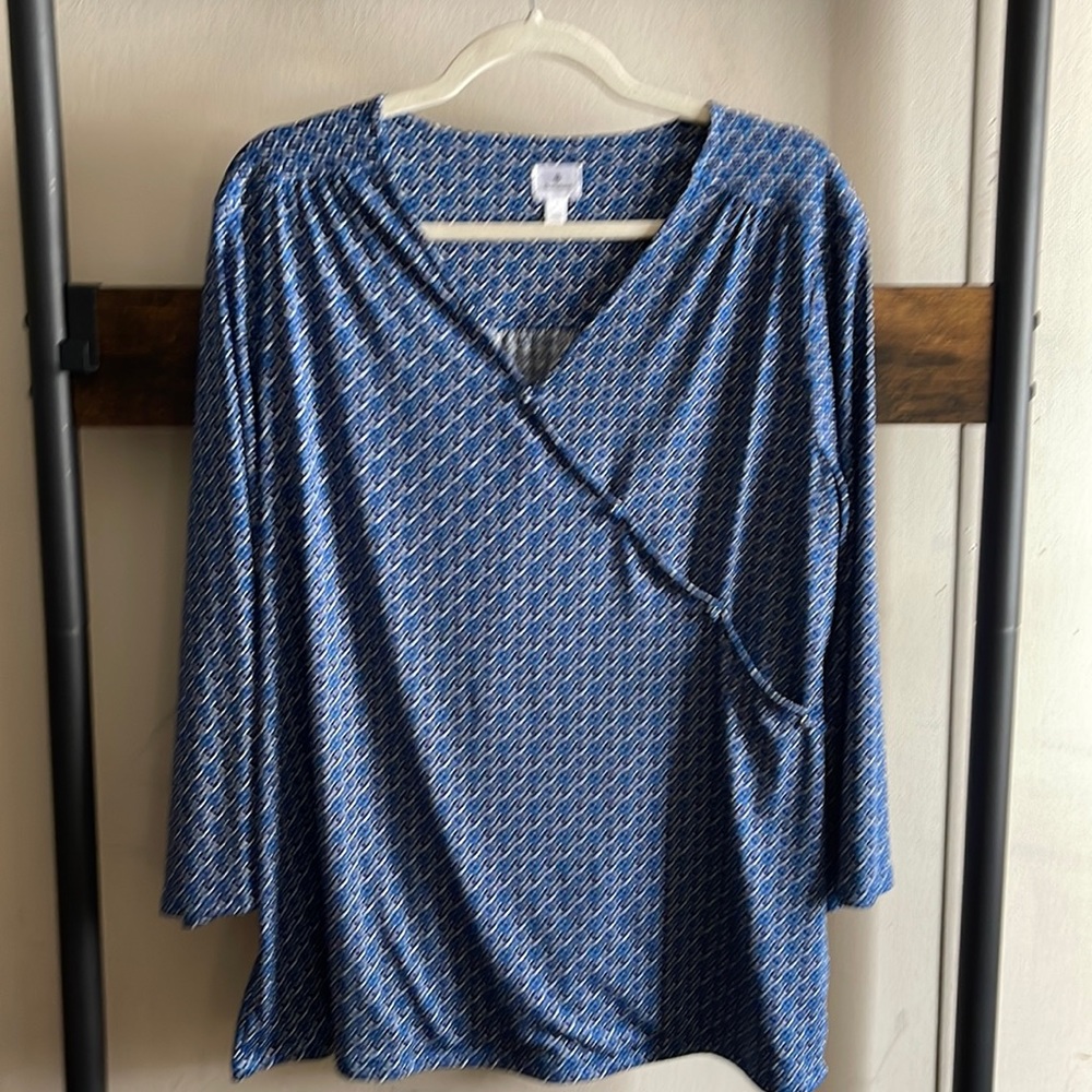Dressbarn Womens Blouse Size Large. Diagonal faux button pattern